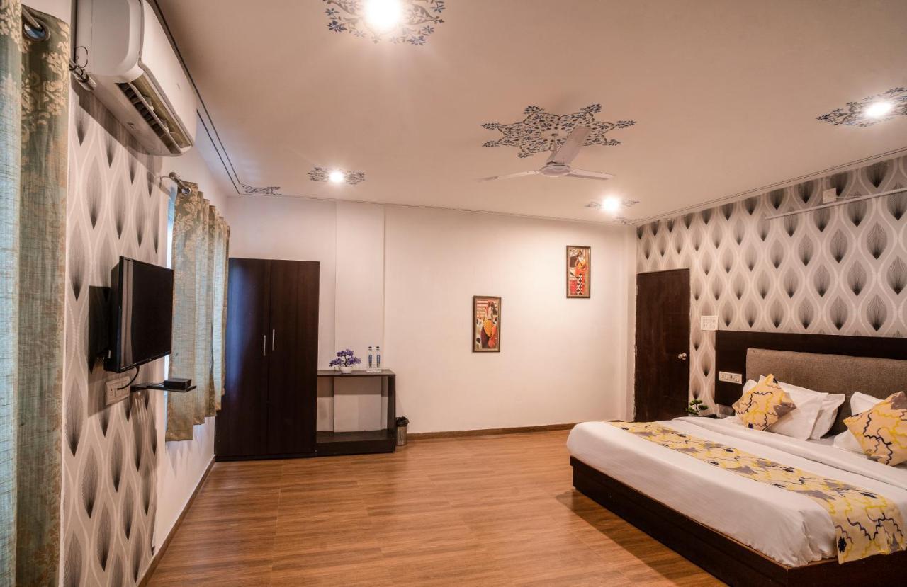 Tripli Hotels Arunoday Palace أُودايبور المظهر الخارجي الصورة