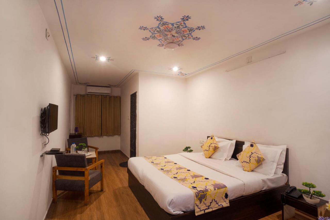 Tripli Hotels Arunoday Palace أُودايبور المظهر الخارجي الصورة