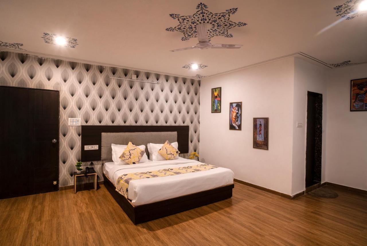 Tripli Hotels Arunoday Palace أُودايبور المظهر الخارجي الصورة