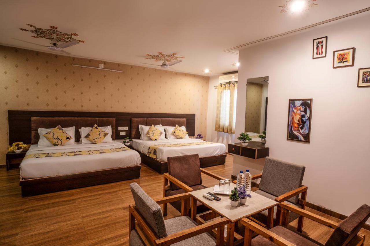 Tripli Hotels Arunoday Palace أُودايبور المظهر الخارجي الصورة