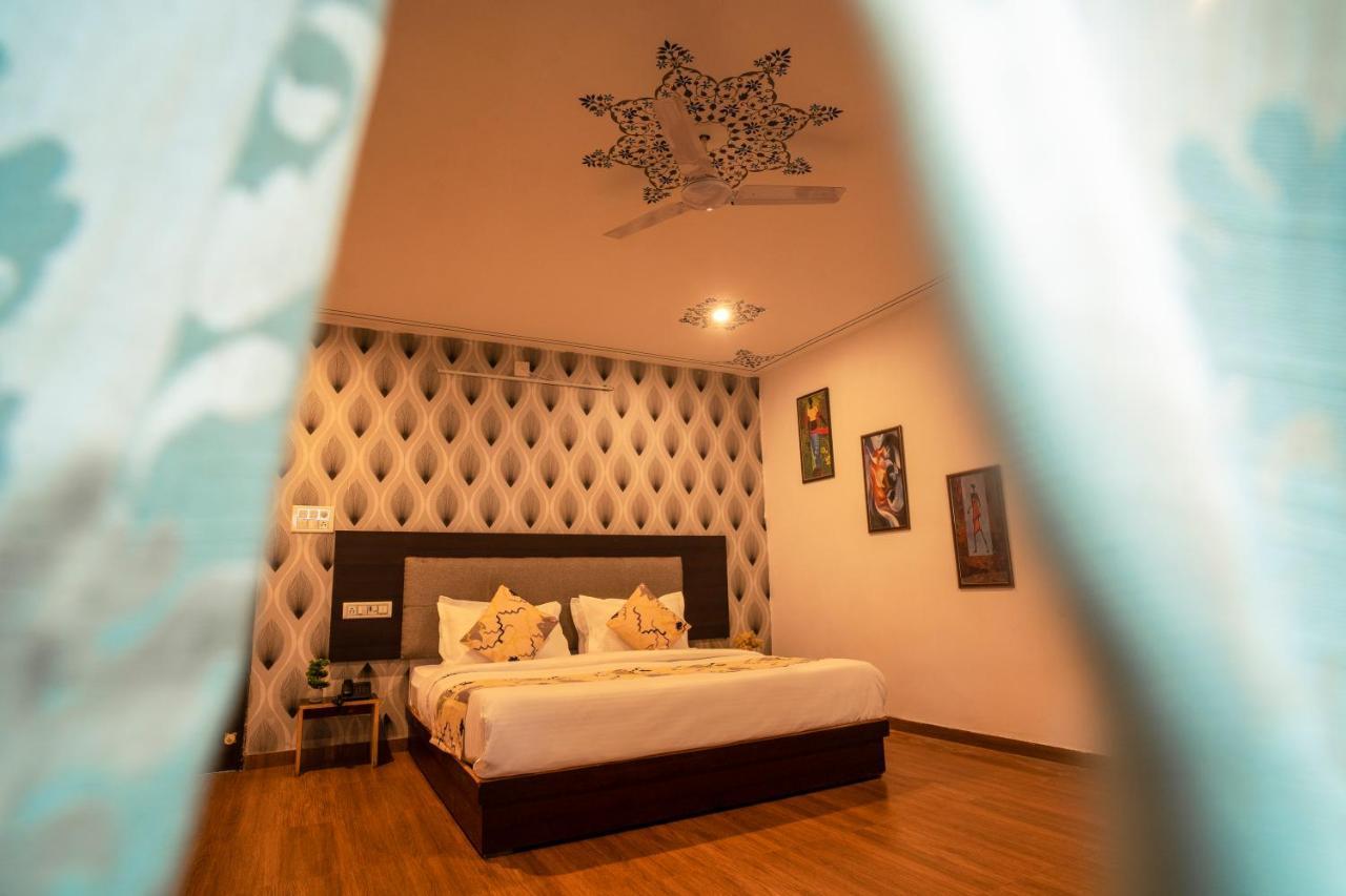 Tripli Hotels Arunoday Palace أُودايبور المظهر الخارجي الصورة