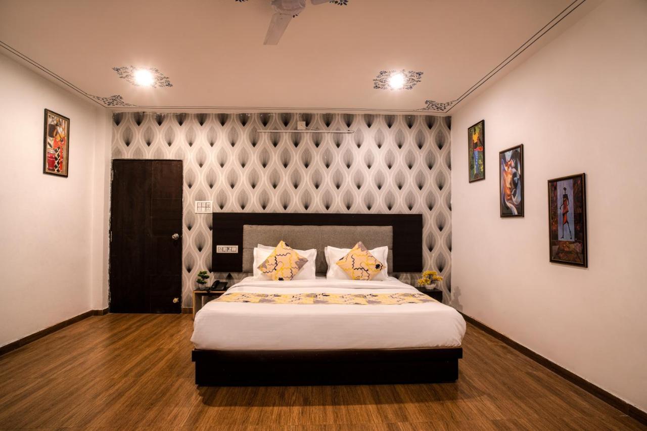 Tripli Hotels Arunoday Palace أُودايبور المظهر الخارجي الصورة