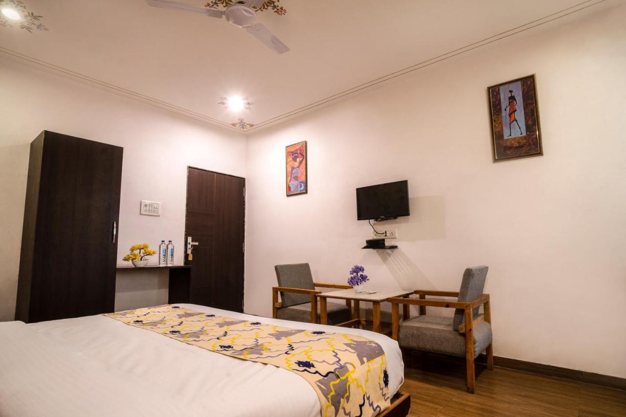 Tripli Hotels Arunoday Palace أُودايبور المظهر الخارجي الصورة